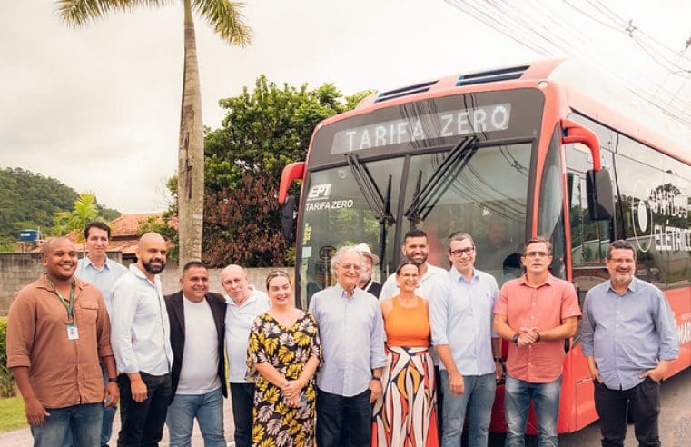 Ônibus híbrido elétrico-hidrogênio faz primeira viagem de teste com passageiros