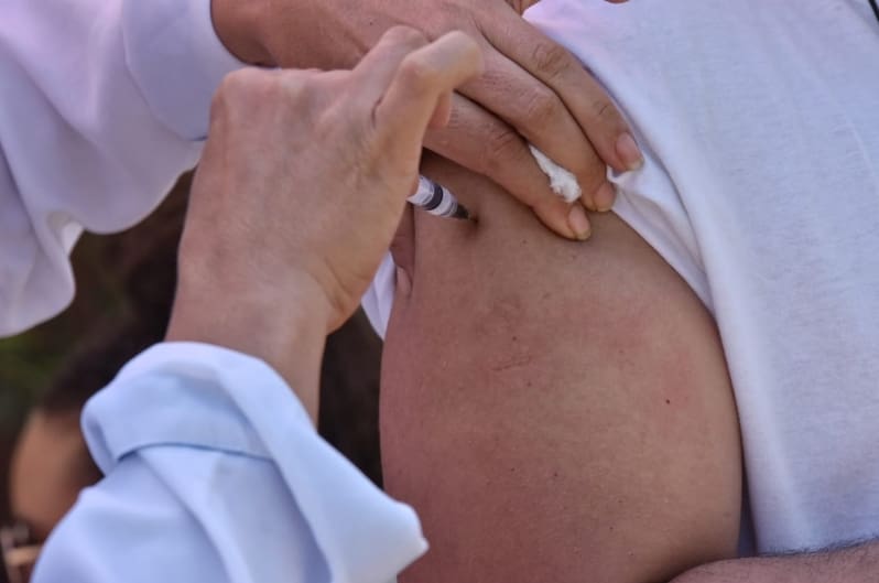 Vacina contra a gripe está disponível para trabalhadores da saúde a partir desta sexta-feira (11/04)