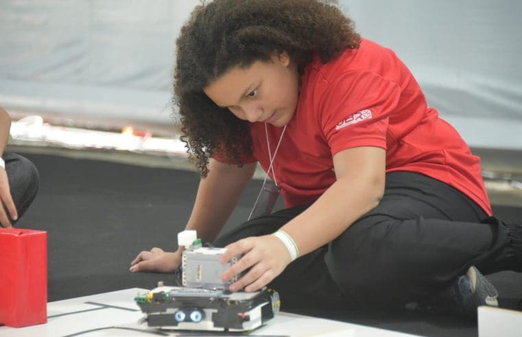Robôs invadem Maricá na etapa regional da Olimpíada Brasileira de Robótica, que reúne estudantes de escolas públicas e particulares