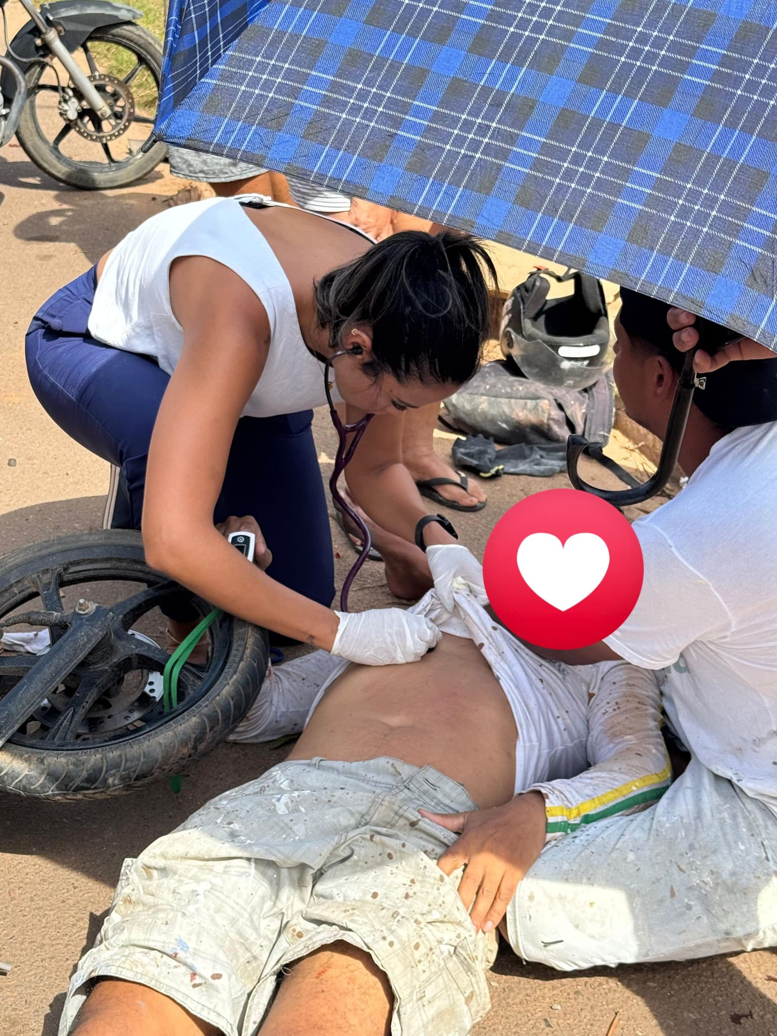 Heróis Fora do Expediente: Médica e Técnico Salvam Vida em Acidente na Rasa