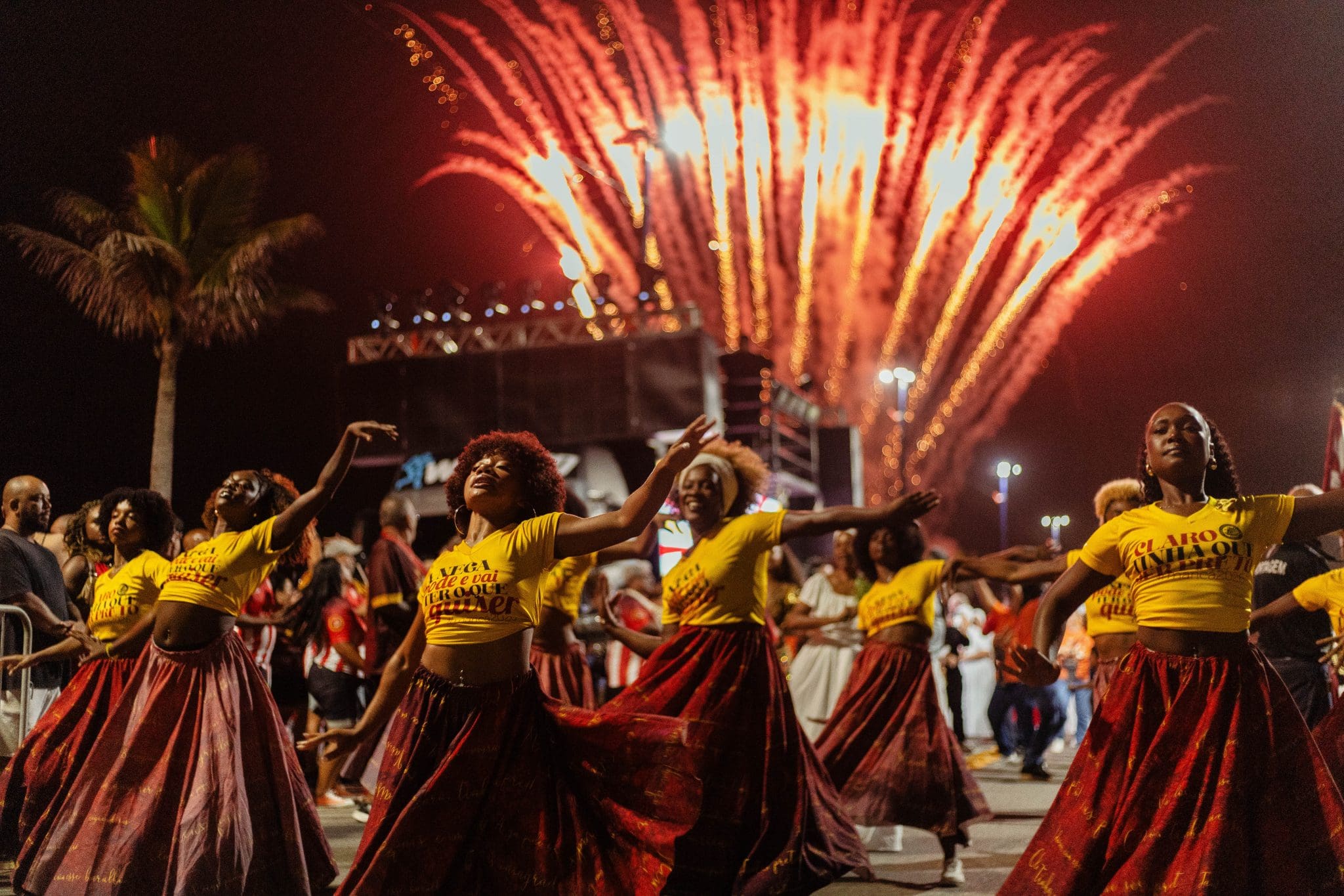 HOJE (com atraso): União de Maricá deve desfilar por volta das 3h30 na Sapucaí em busca do acesso ao Grupo Especial