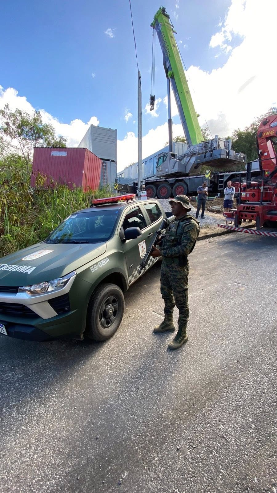 POLÍCIA AMBIENTAL INTERDITA OBRA IRREGULAR COM 10 UNIDADES HABITACIONAIS EM MARICÁ