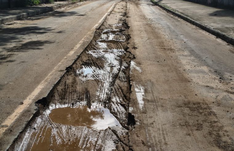 Moradores de Inoã reclamam de valas abertas por obra da Águas do Rio e relatam prejuízos em veículos