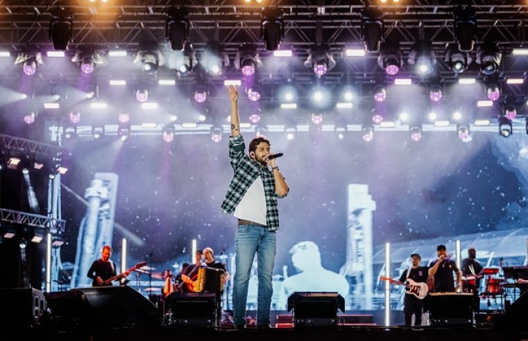 Gustavo Mioto anima público no sexto dia de programação da Expo Rural de Maricá