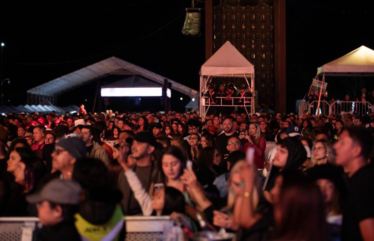 Zé Felipe fica pouco mais de três horas em Maricá e deixa cidade em jatinho de R$ 35 milhões após show