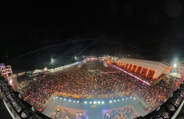 Natanzinho Lima leva grande público à Expo Rural de Maricá
